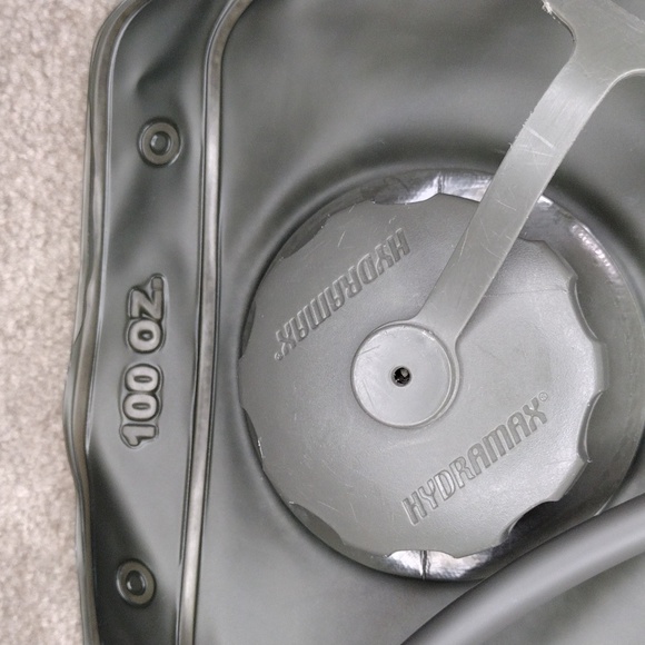 HYDRAMAX:  Large 100 Oz. Hydration Hiking Backpack Travel Bladder / Carrier - Picture 3 of 4